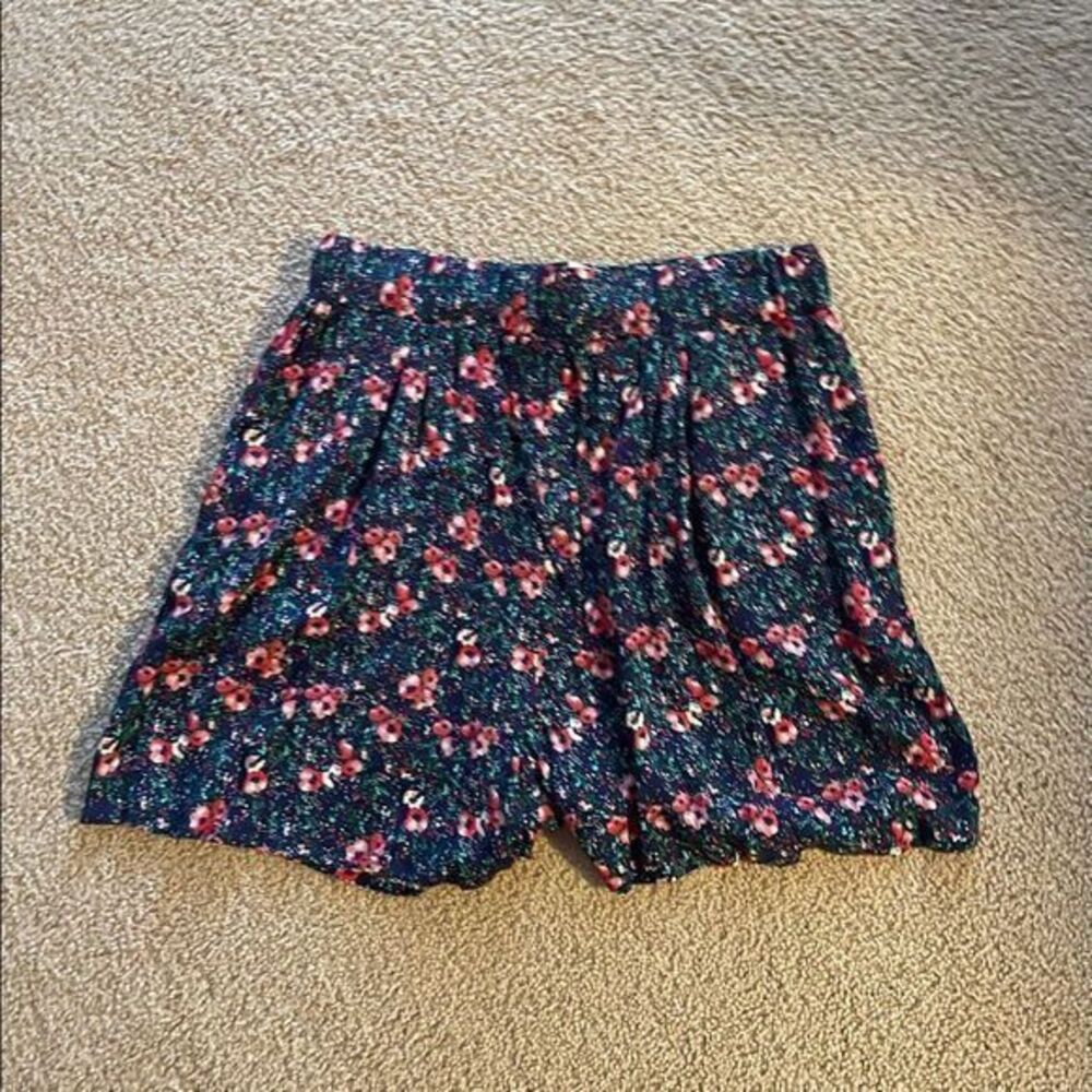 4/$25 NWT‎ Floral Printed Elastic Shorts